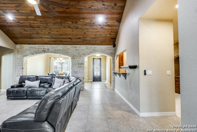 Image 7 of 25 For 205 Lone Tree