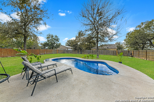 Listing photo id 28 for 1310 Hunters Court