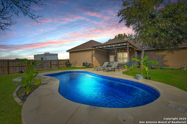 Listing photo id 30 for 1310 Hunters Court