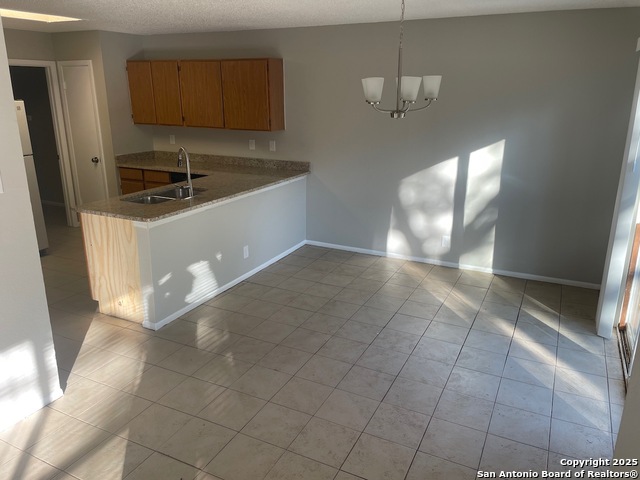 Listing photo id 2 for 802 Meadow Dale