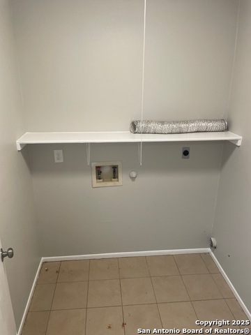 Listing photo id 6 for 802 Meadow Dale