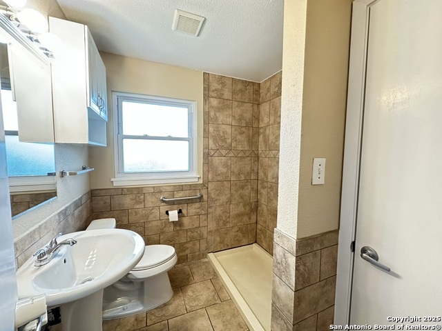 Image 6 of 17 For 631 Monticello