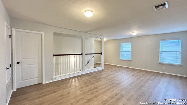 Image 17 of 37 For 11523 Peak N