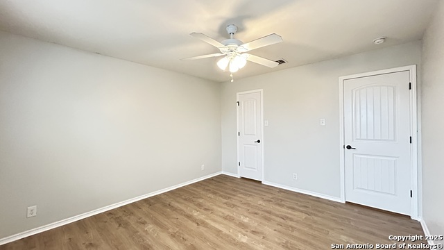 Image 21 of 37 For 11523 Peak N