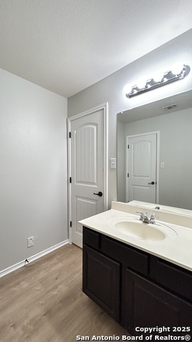 Image 22 of 37 For 11523 Peak N