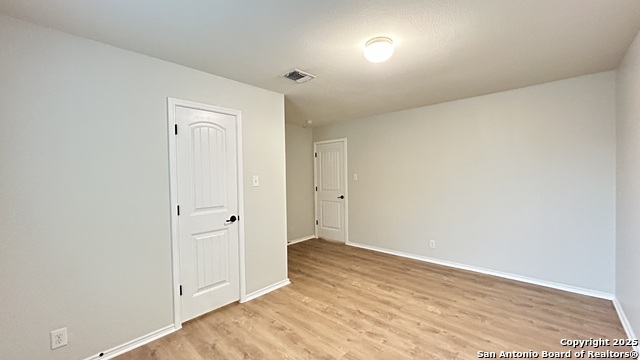 Image 26 of 37 For 11523 Peak N