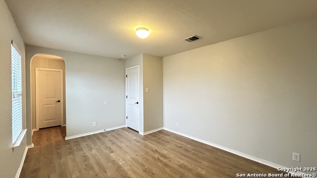 Image 33 of 37 For 11523 Peak N