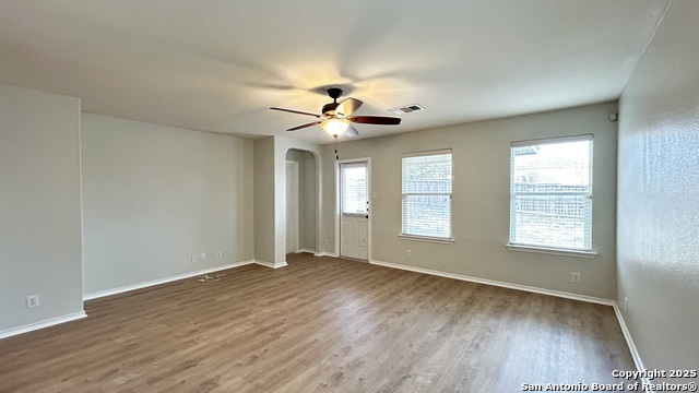 Image 7 of 37 For 11523 Peak N