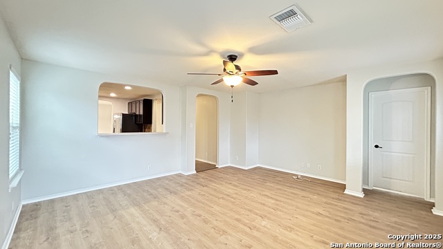 Image 8 of 37 For 11523 Peak N