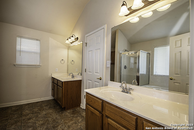 Image 14 of 24 For 8422 Whitebrush