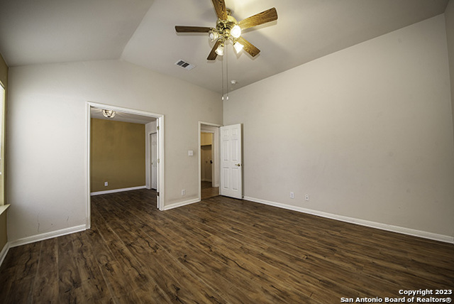 Image 16 of 24 For 8422 Whitebrush