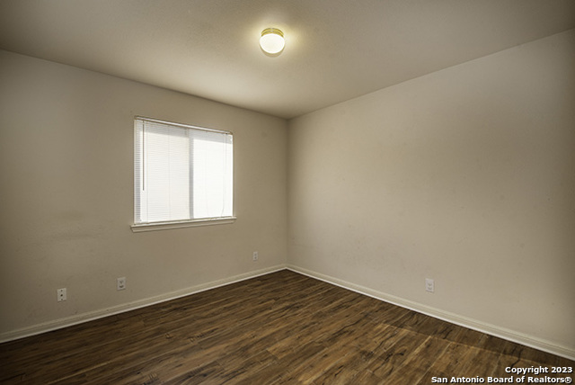 Image 18 of 24 For 8422 Whitebrush