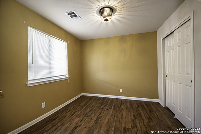 Image 19 of 24 For 8422 Whitebrush