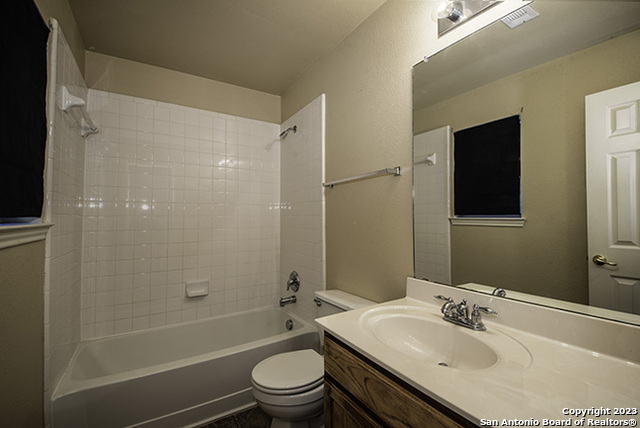 Image 20 of 24 For 8422 Whitebrush