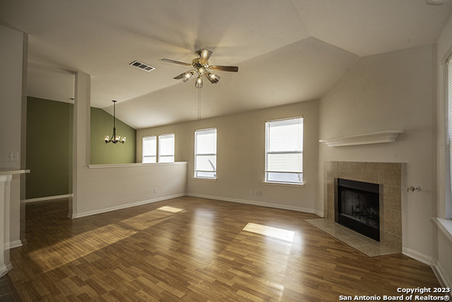 Image 6 of 24 For 8422 Whitebrush