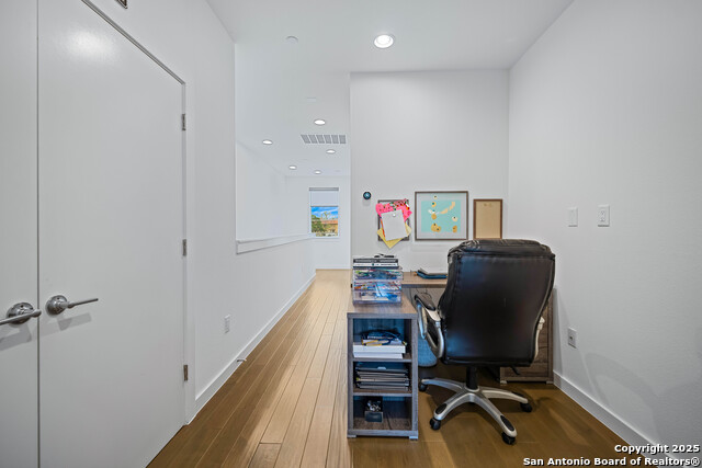 Image 11 of 20 For 102 Tendick Unit # 902