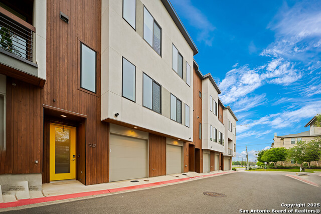 Image 17 of 20 For 102 Tendick Unit # 902