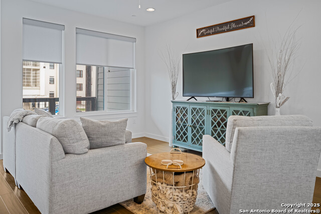 Image 6 of 20 For 102 Tendick Unit # 902