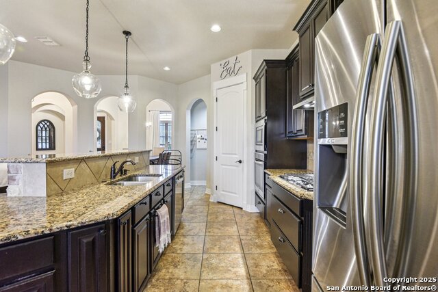 Listing photo id 15 for 4918 Winter Cherry