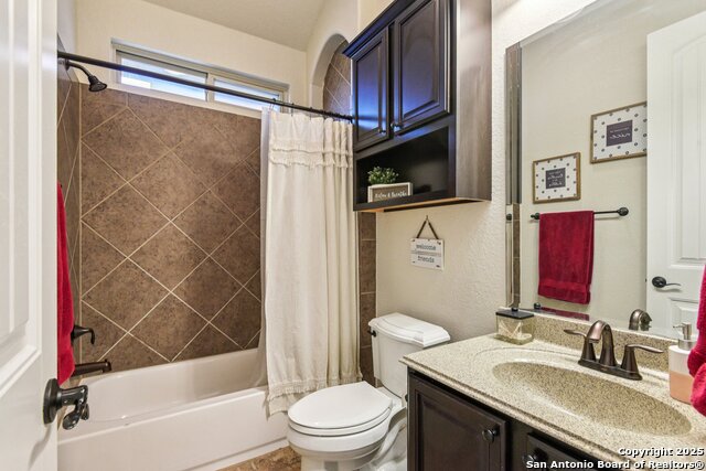 Listing photo id 20 for 4918 Winter Cherry