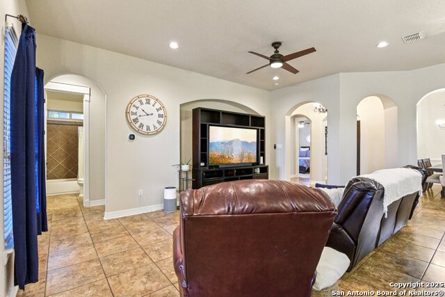 Listing photo id 4 for 4918 Winter Cherry