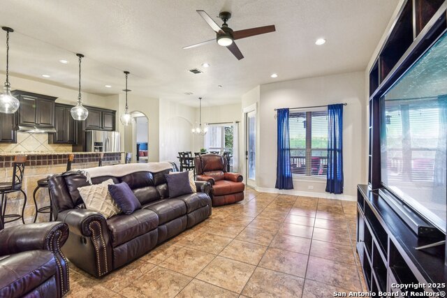 Listing photo id 7 for 4918 Winter Cherry