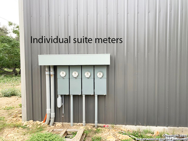 Listing photo id 3 for 108 Scheele  C