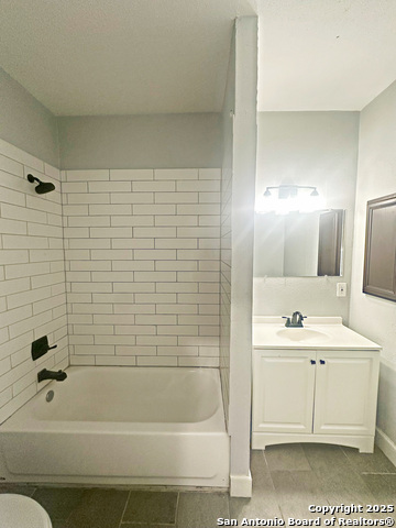 Image 11 of 14 For 7550 Oak Chase 3