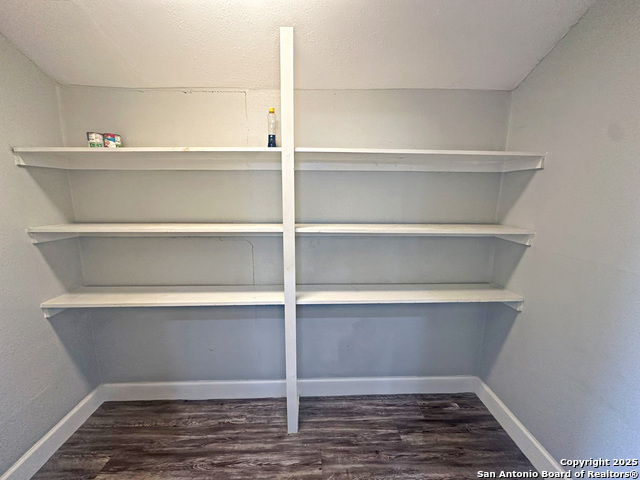 Image 9 of 14 For 7550 Oak Chase 3