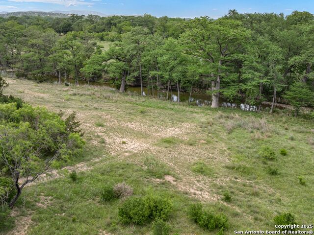 Listing photo id 10 for 497 Cypress Falls