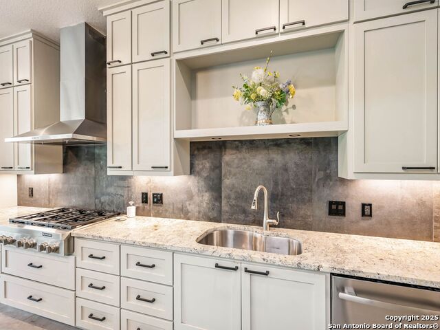 Listing photo id 21 for 497 Cypress Falls