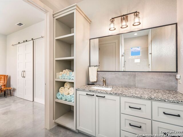 Listing photo id 35 for 497 Cypress Falls