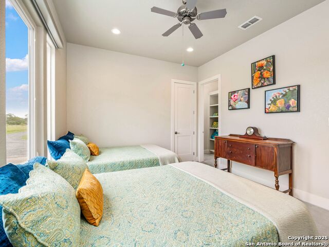 Listing photo id 38 for 497 Cypress Falls