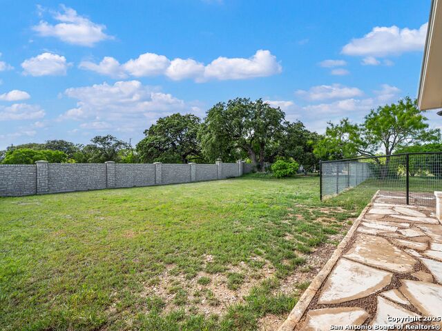 Listing photo id 52 for 497 Cypress Falls