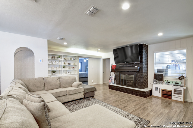 Image 9 of 26 For 9623 Barcelona