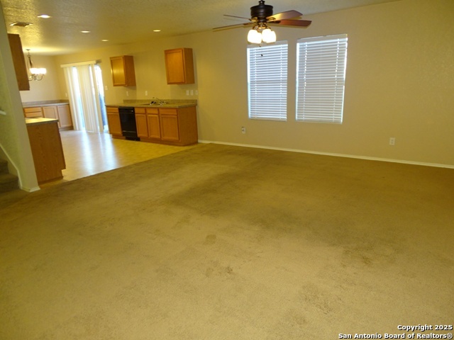 Image 5 of 39 For 153 Hinge Chase 101