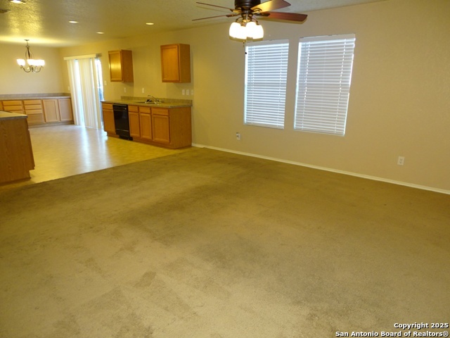 Image 7 of 39 For 153 Hinge Chase 101