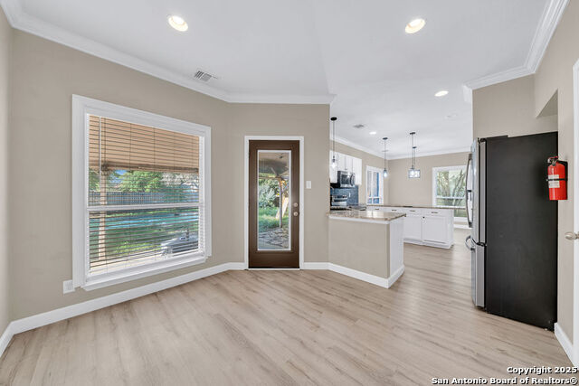 Image 10 of 26 For 8103 Heritage Park