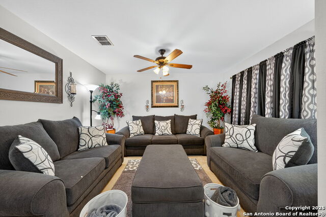 Image 7 of 39 For 8034 Shumard Oak