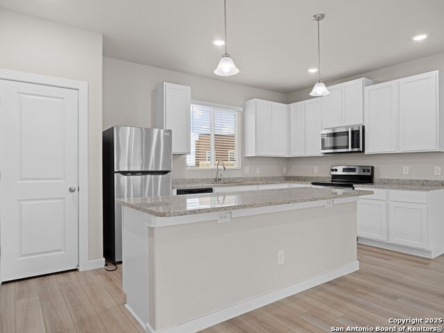 Image 12 of 30 For 21543 Sir Walter