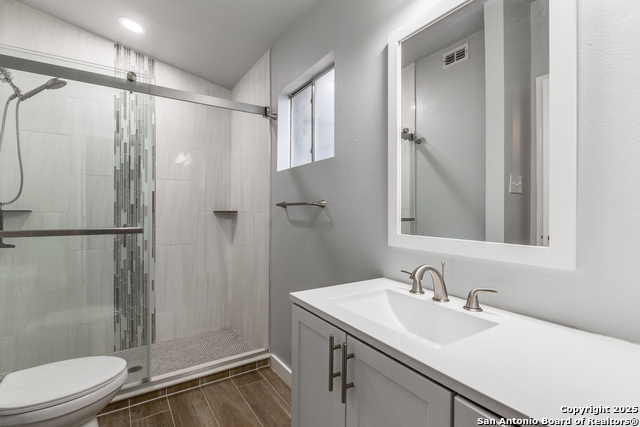 Listing photo id 14 for 808 20th Nw