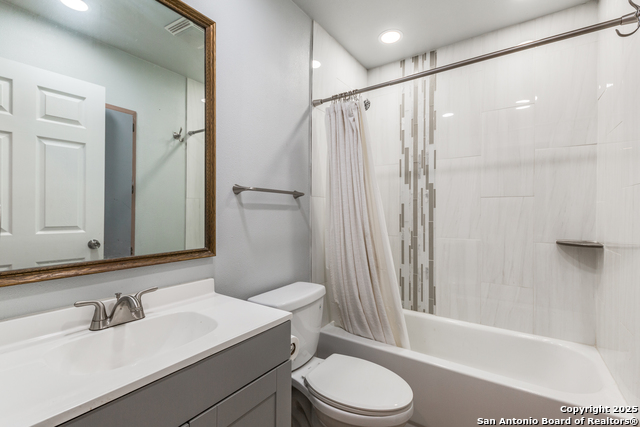 Listing photo id 18 for 808 20th Nw