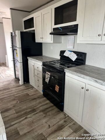 Image 5 of 14 For 13 Green Meadows