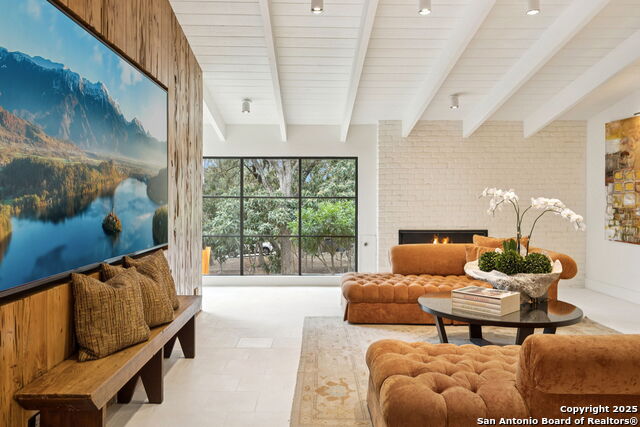 Listing photo id 9 for 510 Lamont  