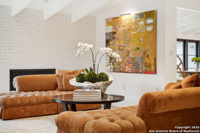 Listing photo id 10 for 510 Lamont  