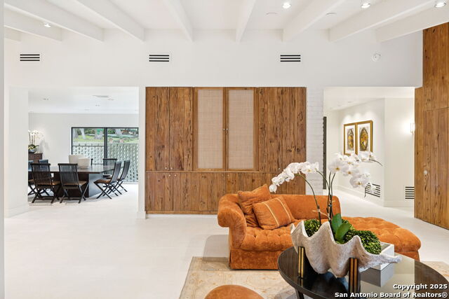 Listing photo id 11 for 510 Lamont  