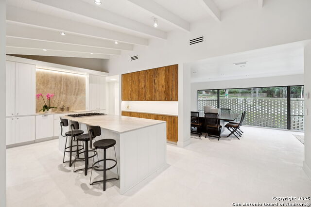 Listing photo id 12 for 510 Lamont  