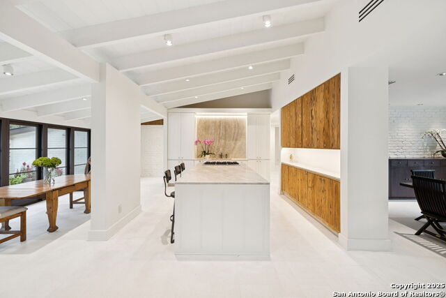 Listing photo id 13 for 510 Lamont  