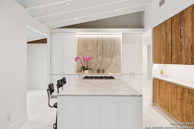 Listing photo id 14 for 510 Lamont  