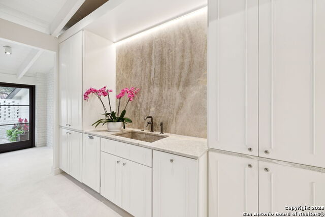 Listing photo id 18 for 510 Lamont  